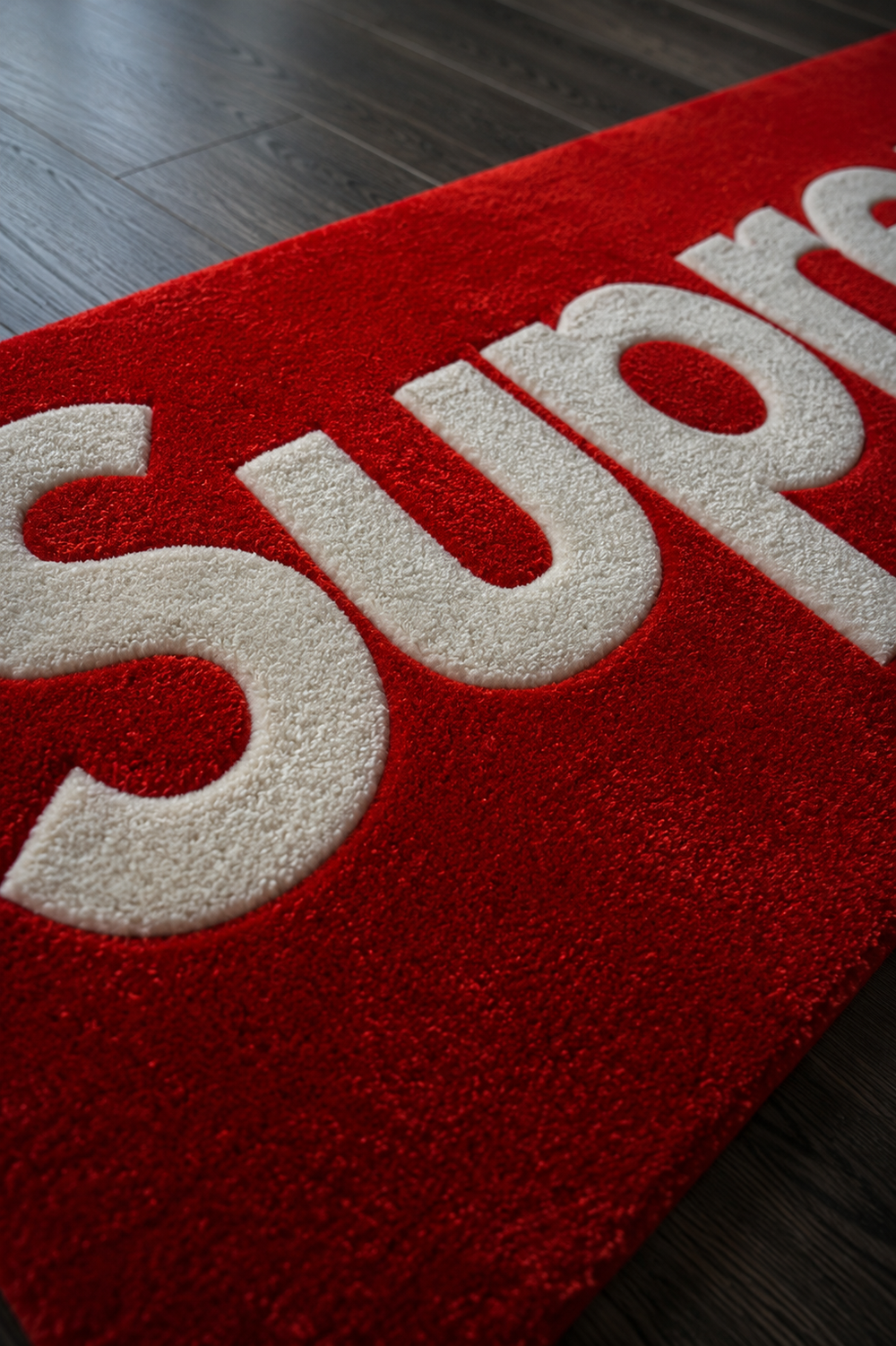Hand-tufted rug detail