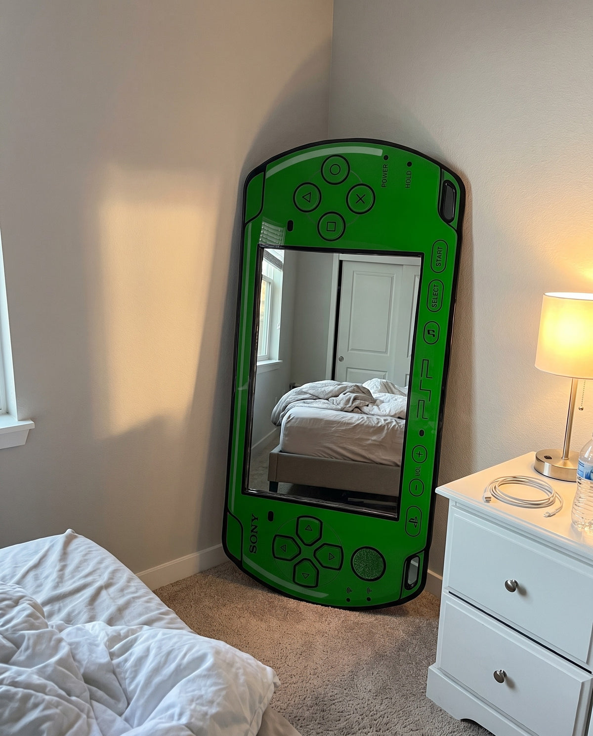 Gamer Mirror – Green – bedroom corner